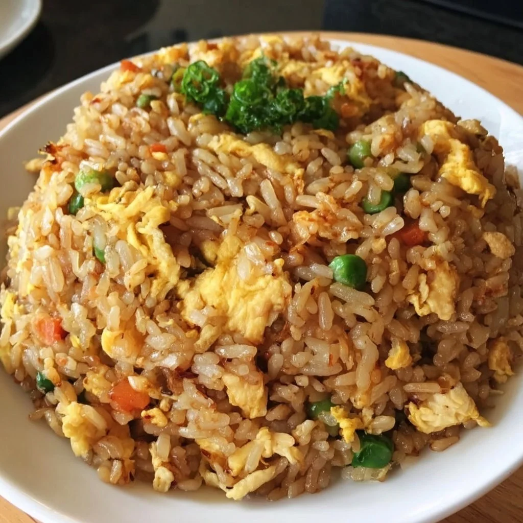 Easy 10-minute fried rice recipe with vegetables and eggs